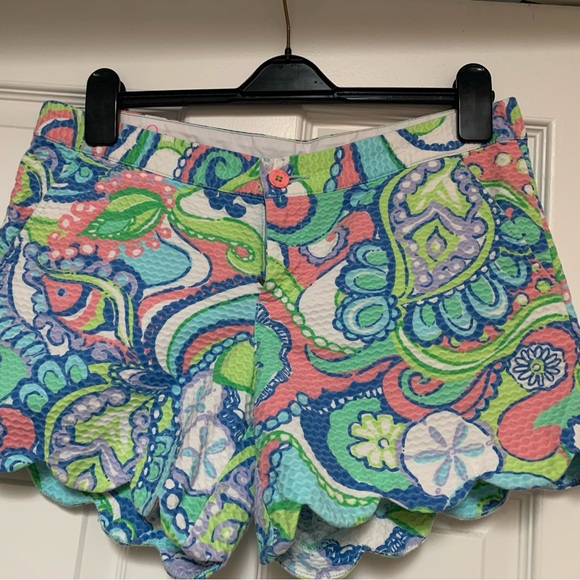 Lilly Pulitzer Pants - Lilly Pulitzer Buttercup Shorts - size 6